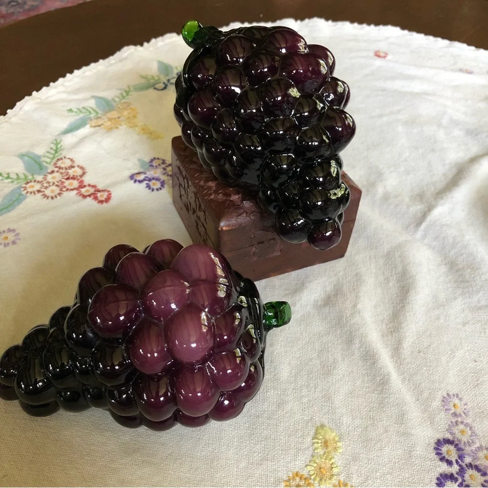 Vintage Set of Hand Blown Murano Style Art Glass Bunch of Grapes. Deep Amethyst - Picture 12 of 13